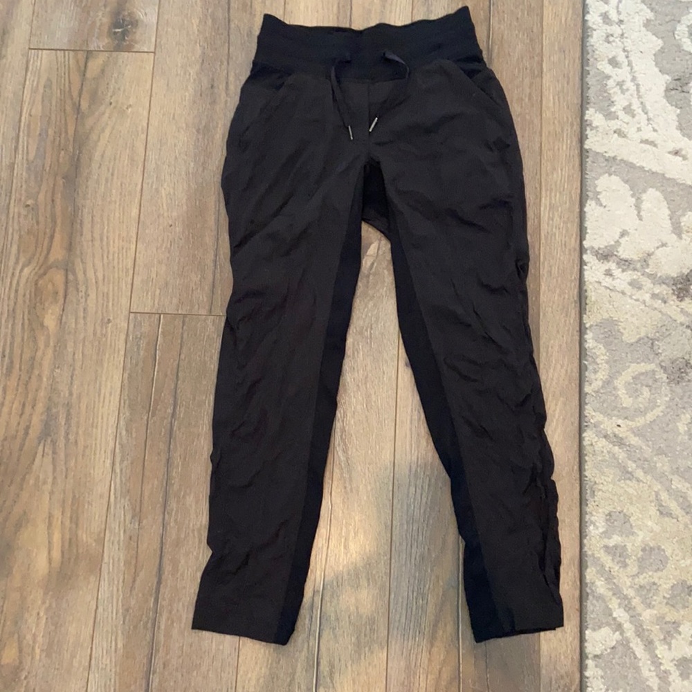 Lululemon studio crops